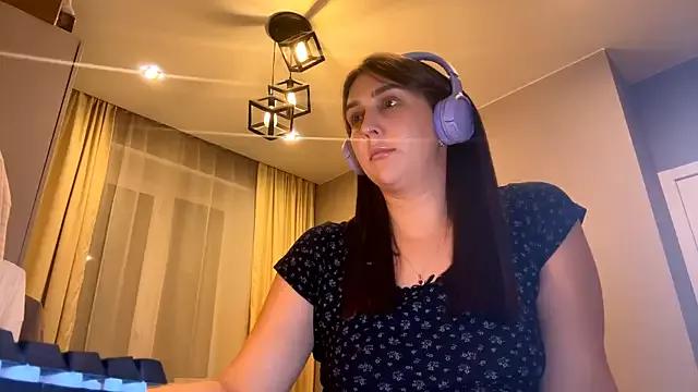 Customizable and immersive: Energize your taste buds and checkout our delicious choice of amateur cams liveshows with excited livestreamers getting their sweet physiques pounded with their beloved vibrating toys.