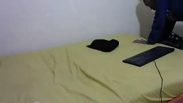 Roserter from StripChat is Freechat