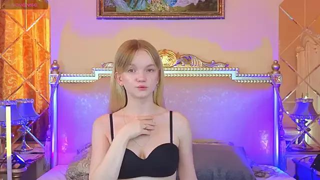 RosesKate from StripChat is Freechat