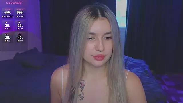 RoxyChill from StripChat is Freechat