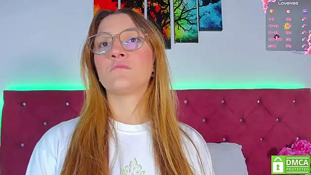 Ruth_harvey_ from StripChat is Freechat