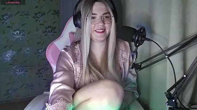 RuthSimp from StripChat is Freechat