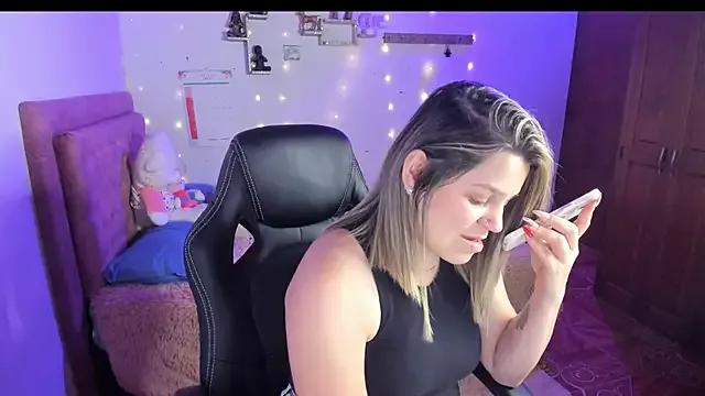Customizable and immersive: Energize your taste buds and checkout our delicious choice of amateur cams liveshows with excited livestreamers getting their sweet physiques pounded with their beloved vibrating toys.