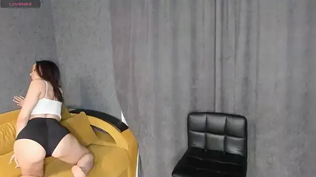 Sabrinaa_Foxy from StripChat is Freechat