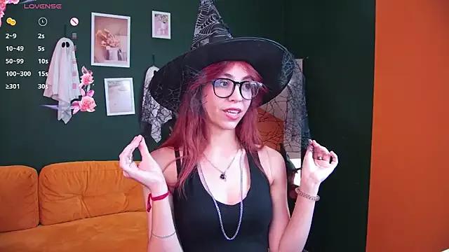 SabrinaCutie from StripChat is Freechat
