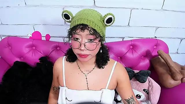 Customizable and immersive: Energize your taste buds and checkout our delicious choice of amateur cams liveshows with excited livestreamers getting their sweet physiques pounded with their beloved vibrating toys.