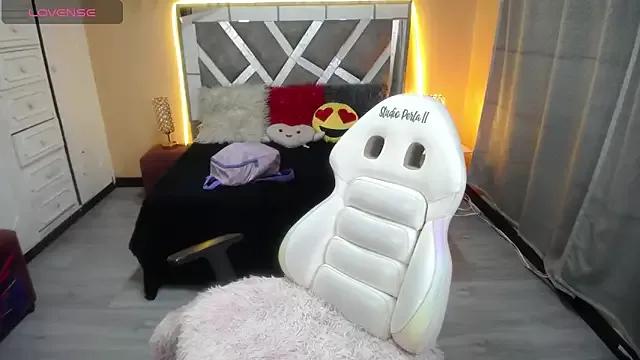Customizable and immersive: Energize your taste buds and checkout our delicious choice of amateur cams liveshows with excited livestreamers getting their sweet physiques pounded with their beloved vibrating toys.