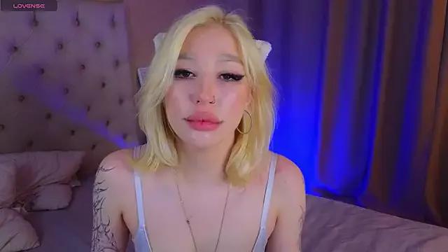 SallyCha from StripChat is Freechat