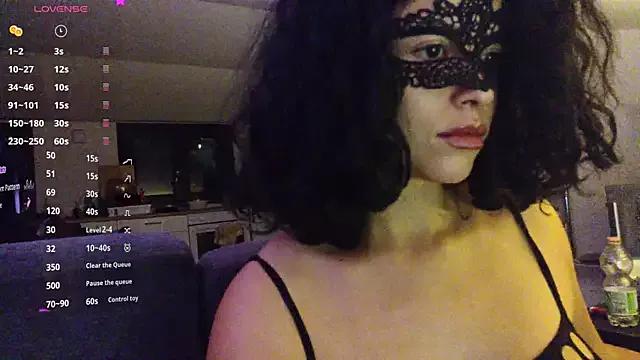 salomea_r from StripChat is Freechat
