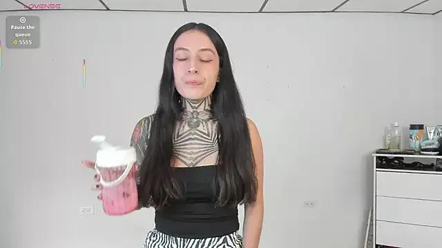 SAMANTHA_DM from StripChat