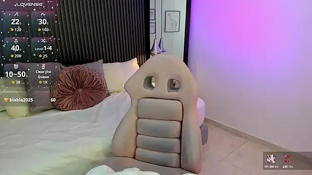 Customizable and immersive: Energize your taste buds and checkout our delicious choice of amateur cams liveshows with excited livestreamers getting their sweet physiques pounded with their beloved vibrating toys.