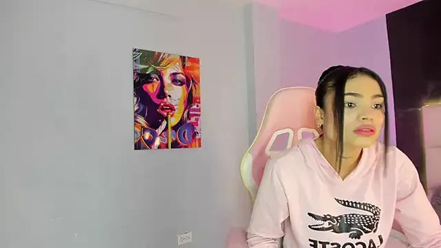 Customizable and immersive: Energize your taste buds and checkout our delicious choice of amateur cams liveshows with excited livestreamers getting their sweet physiques pounded with their beloved vibrating toys.