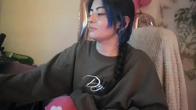 Customizable and immersive: Energize your taste buds and checkout our delicious choice of amateur cams liveshows with excited livestreamers getting their sweet physiques pounded with their beloved vibrating toys.