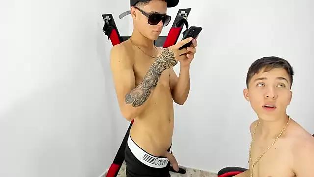 Customizable and immersive: Energize your taste buds and checkout our delicious choice of amateur cams liveshows with excited livestreamers getting their sweet physiques pounded with their beloved vibrating toys.