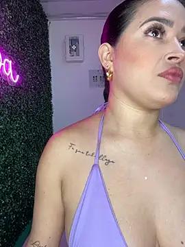 Customizable and immersive: Energize your taste buds and checkout our delicious choice of amateur cams liveshows with excited livestreamers getting their sweet physiques pounded with their beloved vibrating toys.