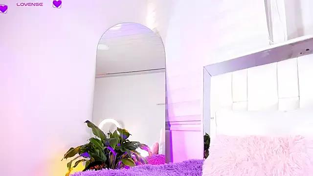 sara_goddess01 from StripChat is Freechat