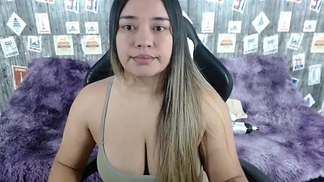 Customizable and immersive: Energize your taste buds and checkout our delicious choice of amateur cams liveshows with excited livestreamers getting their sweet physiques pounded with their beloved vibrating toys.