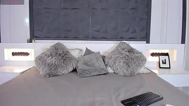 Customizable and immersive: Energize your taste buds and checkout our delicious choice of amateur cams liveshows with excited livestreamers getting their sweet physiques pounded with their beloved vibrating toys.