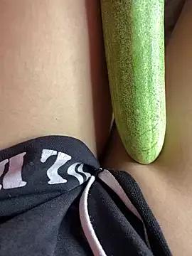 Sarah199 from StripChat is Freechat