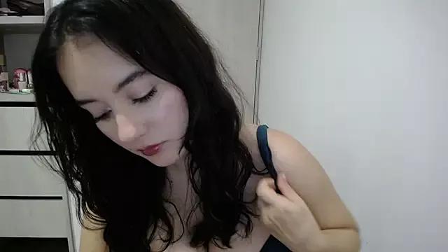 Sarah_millerr_ from StripChat is Freechat