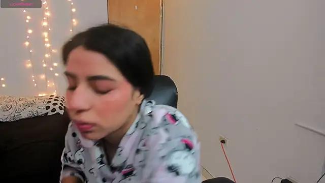 SaraToy from StripChat