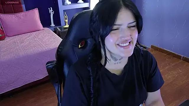 sari_belle from StripChat is Freechat