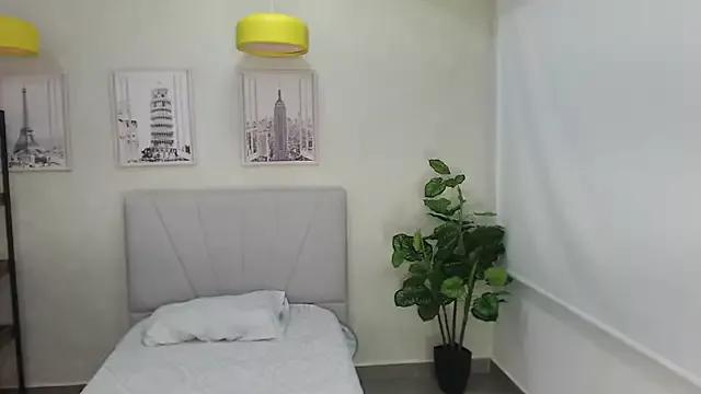 Sassy--Girl from StripChat is Freechat