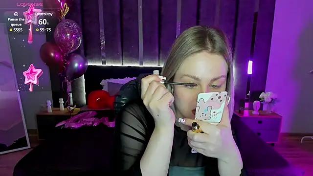 Sassy_Talkin_ from StripChat