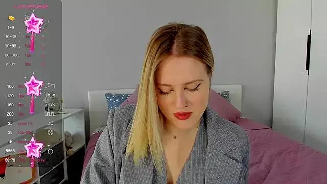 Sassy_Talkin_ from StripChat