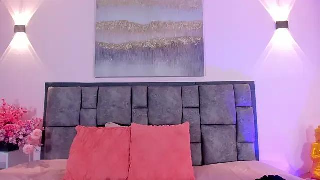Customizable and immersive: Energize your taste buds and checkout our delicious choice of amateur cams liveshows with excited livestreamers getting their sweet physiques pounded with their beloved vibrating toys.