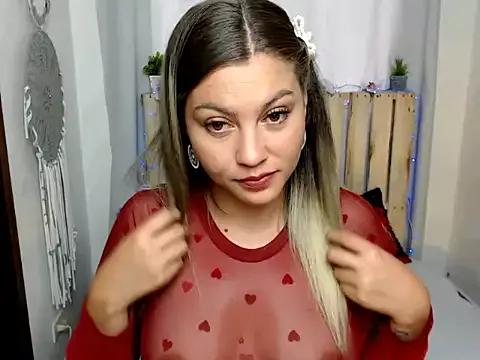 Customizable and immersive: Energize your taste buds and checkout our delicious choice of amateur cams liveshows with excited livestreamers getting their sweet physiques pounded with their beloved vibrating toys.