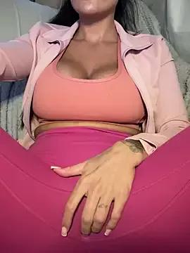 Customizable and immersive: Energize your taste buds and checkout our delicious choice of amateur cams liveshows with excited livestreamers getting their sweet physiques pounded with their beloved vibrating toys.