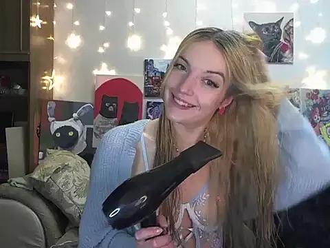SecretSophia from StripChat is Freechat