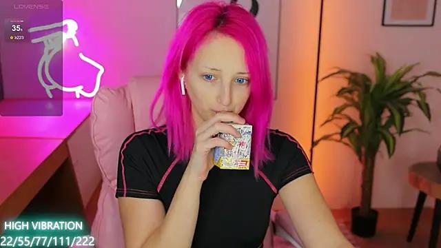 Customizable and immersive: Energize your taste buds and checkout our delicious choice of amateur cams liveshows with excited livestreamers getting their sweet physiques pounded with their beloved vibrating toys.
