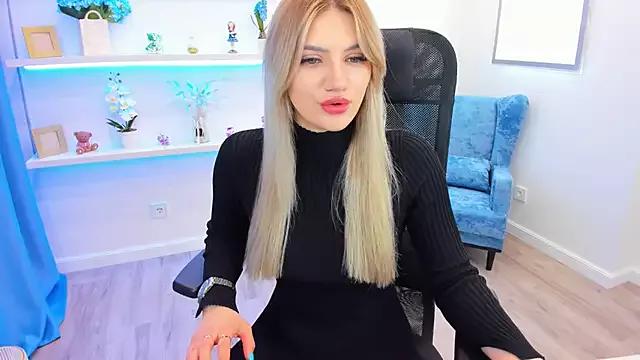 SelenaeMoore from StripChat is Freechat