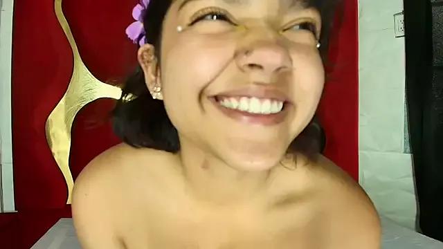 Serena_Rose_Rs from StripChat is Freechat