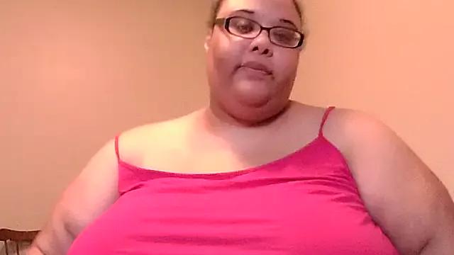 SexyBBW10790 from StripChat is Freechat