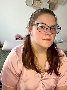 sexybee124 from StripChat is Freechat