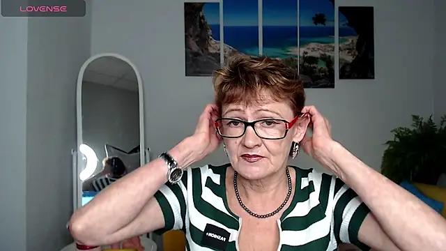 SexyGrandma_ from StripChat is Freechat