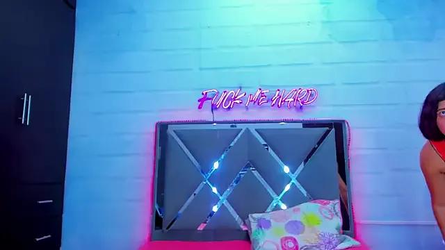 Shaina_Monroe from StripChat is Freechat