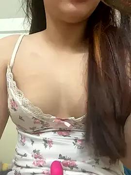 SiennaQueen18 from StripChat is Freechat