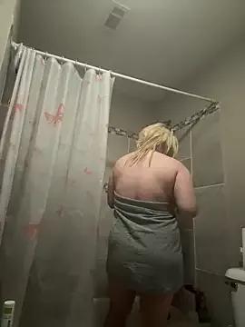 SilverSeductress from StripChat is Freechat