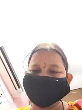 siri0186 from StripChat is Freechat