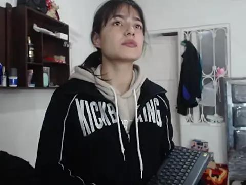 Customizable and immersive: Energize your taste buds and checkout our delicious choice of amateur cams liveshows with excited livestreamers getting their sweet physiques pounded with their beloved vibrating toys.