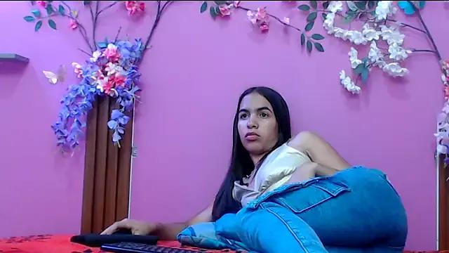 Customizable and immersive: Energize your taste buds and checkout our delicious choice of amateur cams liveshows with excited livestreamers getting their sweet physiques pounded with their beloved vibrating toys.