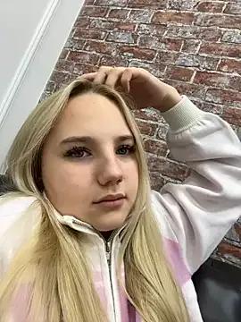 Sky_Cutie from StripChat is Freechat