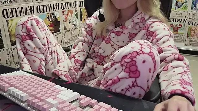 Customizable and immersive: Energize your taste buds and checkout our delicious choice of amateur cams liveshows with excited livestreamers getting their sweet physiques pounded with their beloved vibrating toys.