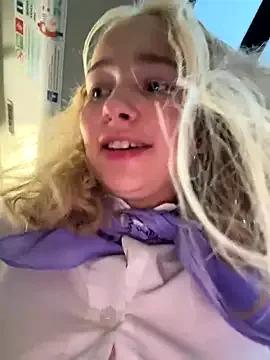 Photos of SnappyHappy from StripChat is Freechat