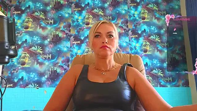 Customizable and immersive: Energize your taste buds and checkout our delicious choice of amateur cams liveshows with excited livestreamers getting their sweet physiques pounded with their beloved vibrating toys.