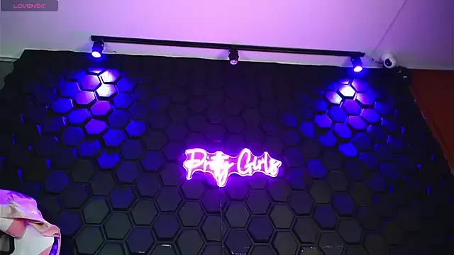 Customizable and immersive: Energize your taste buds and checkout our delicious choice of amateur cams liveshows with excited livestreamers getting their sweet physiques pounded with their beloved vibrating toys.